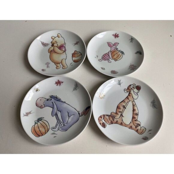 Set Of 4 DISNEY WINNIE The POOH APPETIZER DESSERT PLATES Autumn Fall Pumpkin NEW - Picture 1 of 10